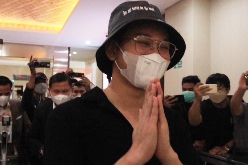 Indra Kenz terancam 20 tahun penjara akibat kasus Binomo. (Kumparan/Antara/Reno Esnir)