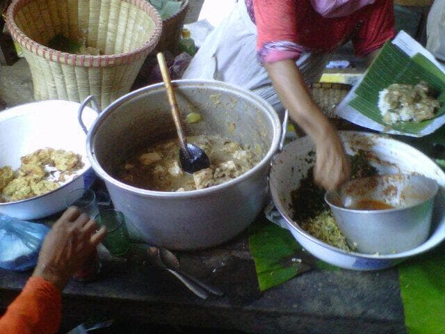 Nasi pecel rambak khas Mranggen. (Twitter.com/mansyur_ali)
