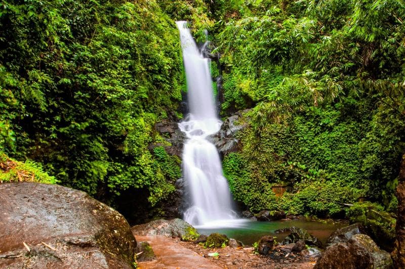Air Terjun Sekar Langit kabarnya sering dikunjungi pejabat kolonial Belanda. (allindonesiatourism)