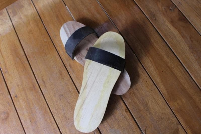 Bakiak, Awalnya Dipakai Bangsawan, Kini Jadi Sandal Wudu