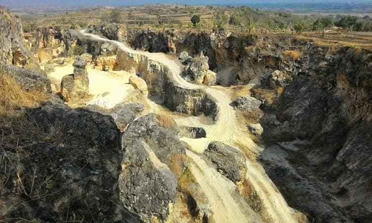 White Canyon di Grobogan adalah tempat penambangan kapur. (bukaaja.site)