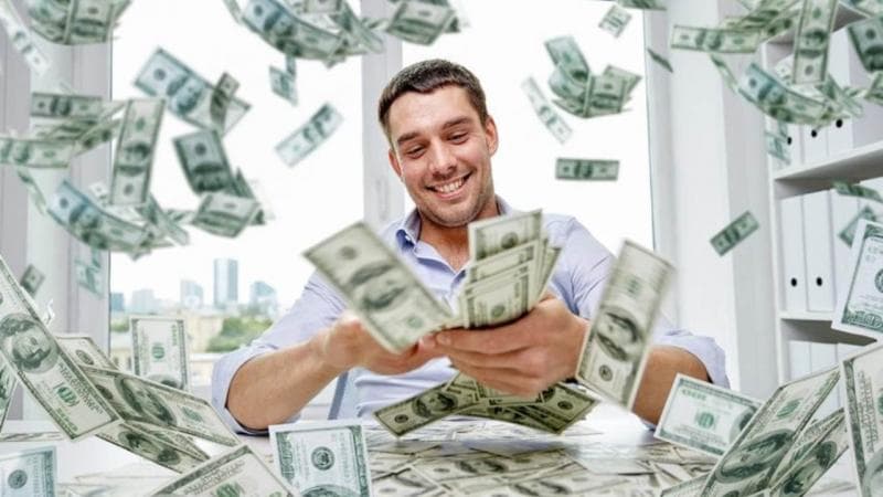 Orang kaya yang sebenarnya cukup selektif saat berbelanja dan mengeluarkan uangnya. (Telisik/Pelimbi)