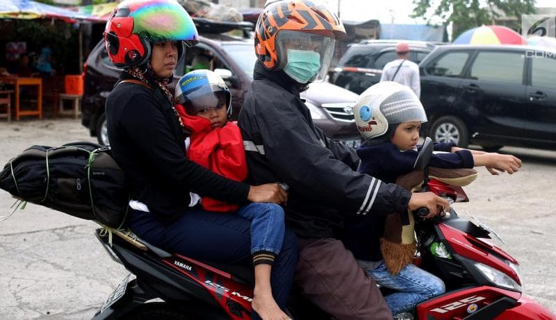 Mudik gratis diadakan untuk meminimalisasi mudik dengan sepeda motor. (Liputan6/Johan Tallo)&nbsp;