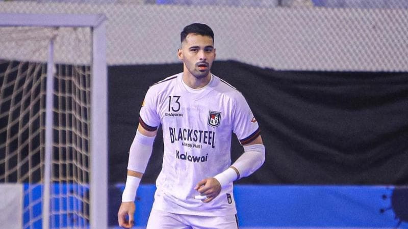 Albagir bermain di Black Steel Manokwari. (Instagram/@muhammadalbagir13)