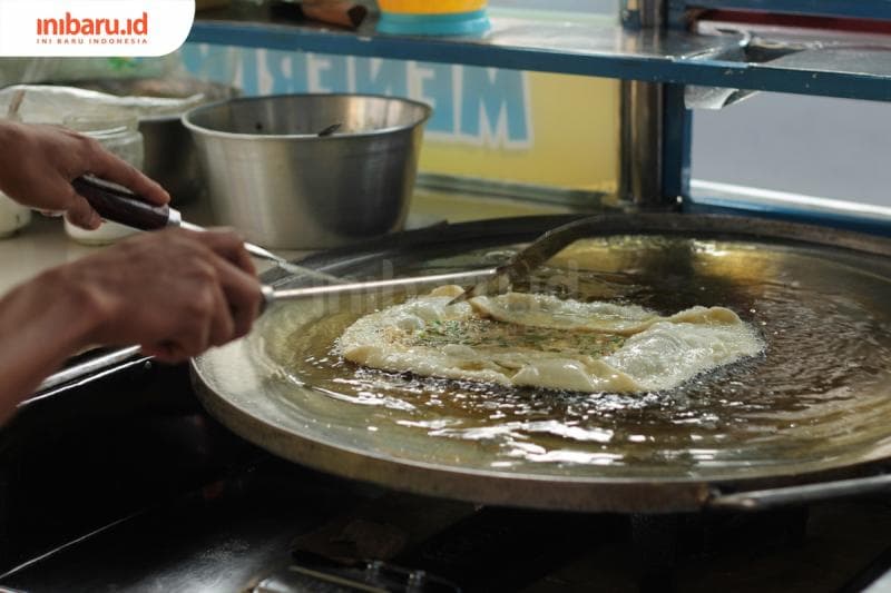 Martabak telur Lebaksiu beda dengan martabak khas India. (Inibaru.id/Annisa Dewi)