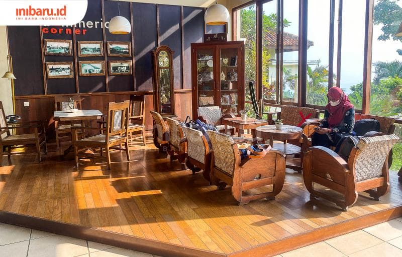 Lobi open space milik&nbsp;d’Emmerick Hotel. (Inibaru.id/ Kharisma Ghana Tawakal)