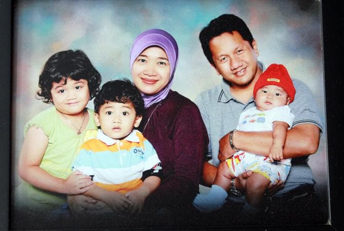 Crazy Rich Grobogan Rogoh Miliaran Rupiah demi Bangun Jalan Desa