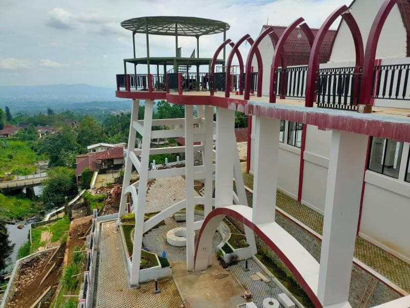 Menara pandang Baturraden. (radarbanyumas.co.id)