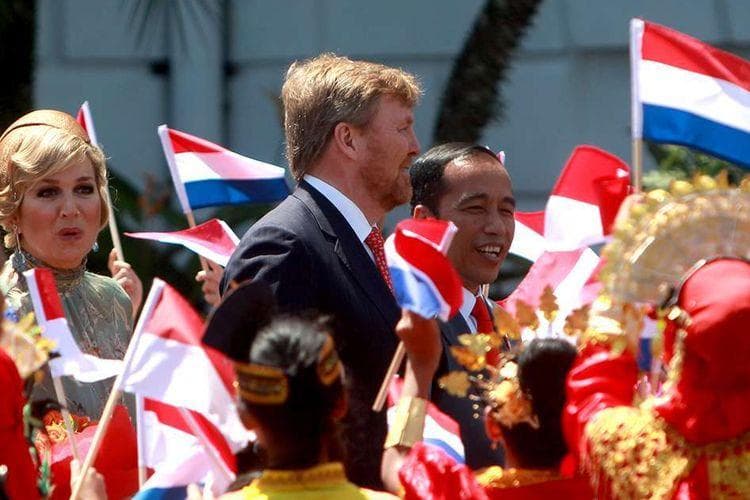 Raja Willem dari Belanda saat bertemu dengan Presiden Jokowi. (AFP/POOL/ADI WEDA)