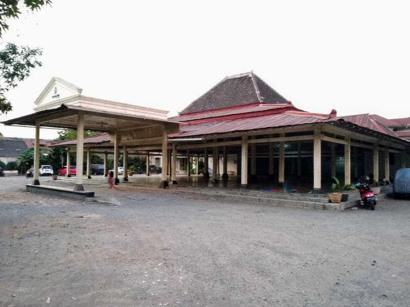 Lojen Sasana Mulyo, sebuah rumah putra raja yang pembangunannya dilakukan oleh Wong Kalang. (Local GuidesC onnect/PrasetyoBWidagdo)
