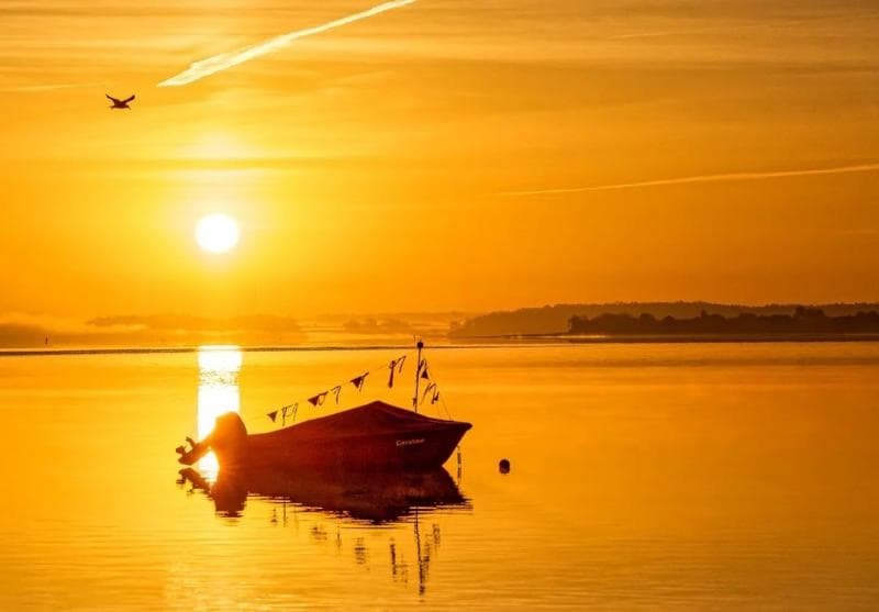 Orang Jawa menganggap matahari mengawasi semua yang ada di muka bumi. (Instagram/Marion Wacker)