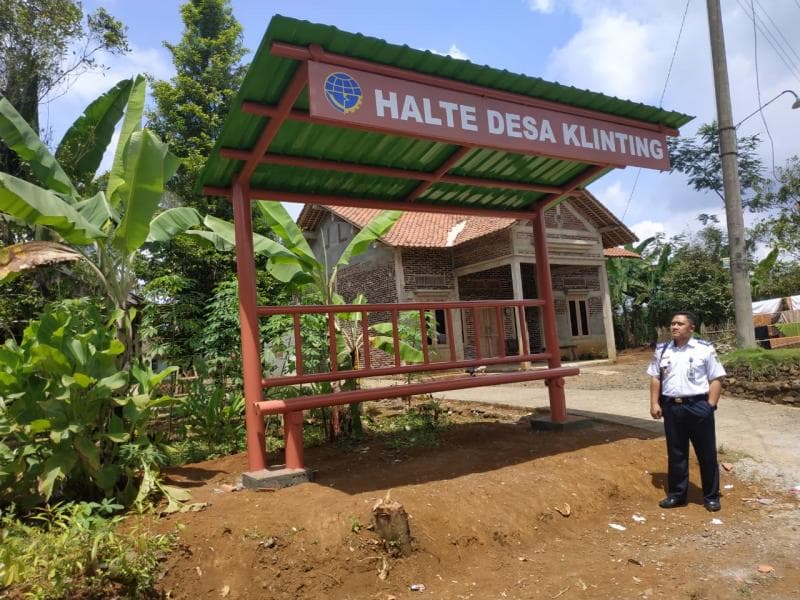 Halte bus sekolah di Desa Klinting, Banyumas. (Rri.co.id/Suprianto)