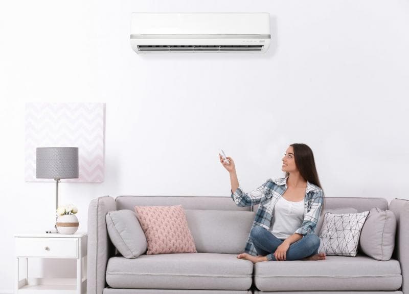 Dengan adanya teknologi inverter pada AC, konsumsi listrik untuk jangka panjang akan lebih irit. (shutterstock)
