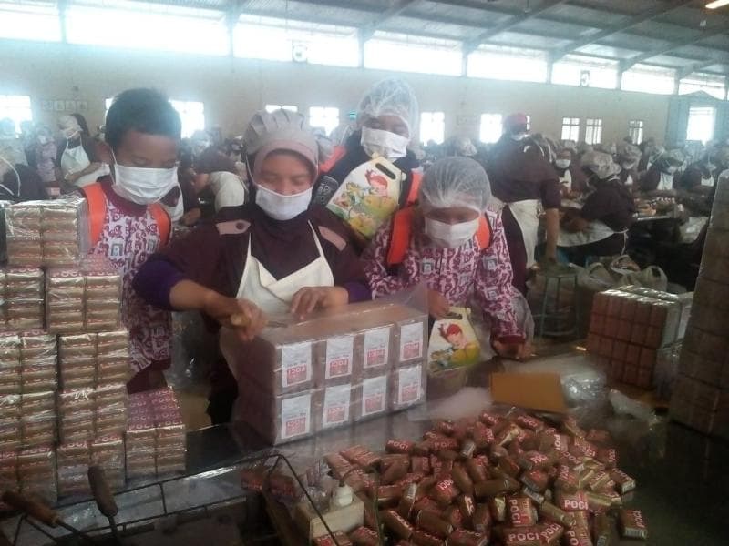 Pabrik teh di Tegal. (yru.or.id)