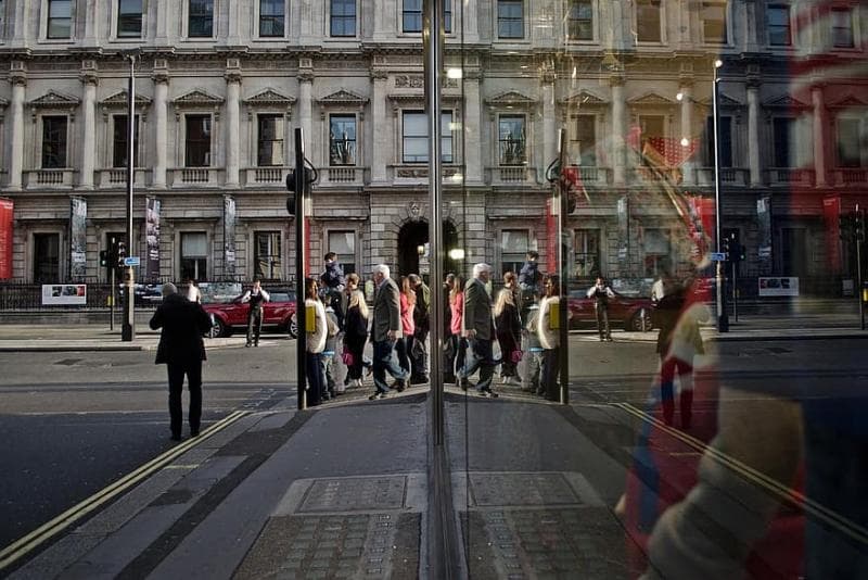 Pantulan bisa bikin foto makin cantik. (pikist.com)