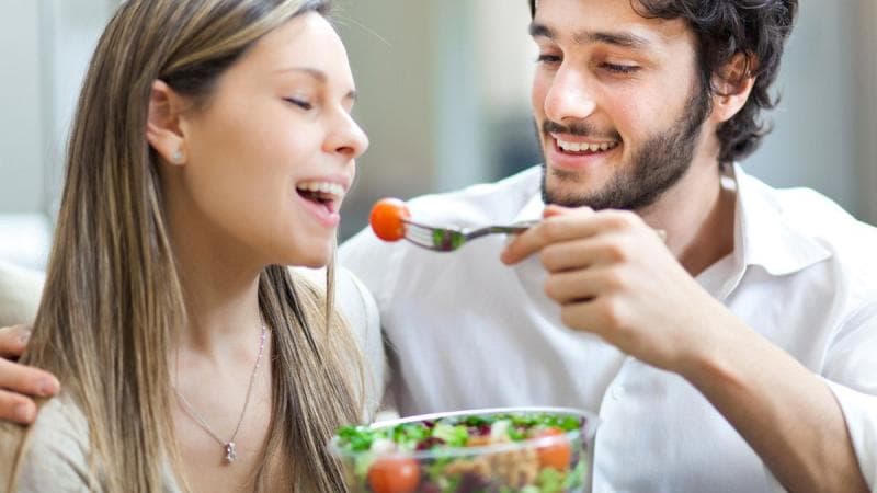 Menikah adalah komitmen sehidup semati dengan pasangan karena cita kasih. (shutterstock)