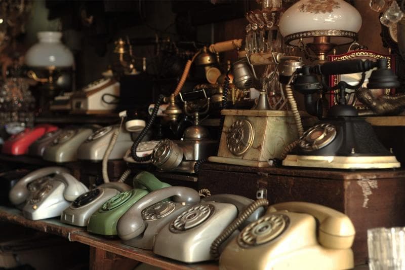 Membeli barang kuno dan klasik nggak semata untuk kesenangan semata. Barang kuno tersebut juga mempunyai nilai jual tinggi jika kamu berniat untuk menjualnya. (Zitizen)