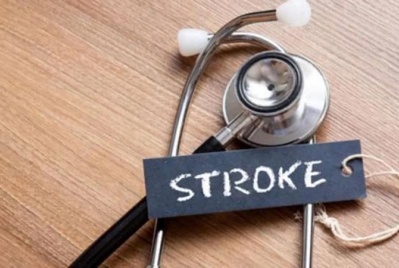 Stroke juga menghantui kaum muda dengan penyebab yang bermacam-macam. Ada sekitar 10 persen penderita stroke dari kalangan orang di bawah umur 50 tahun. (Jpn)