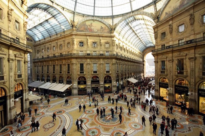 Galleria
Vittorio Emmanuele di Milan merupakan salah satu pusat perbelanjaan barang mewah yang ada di luar negeri. (Gobbi1842)&nbsp;