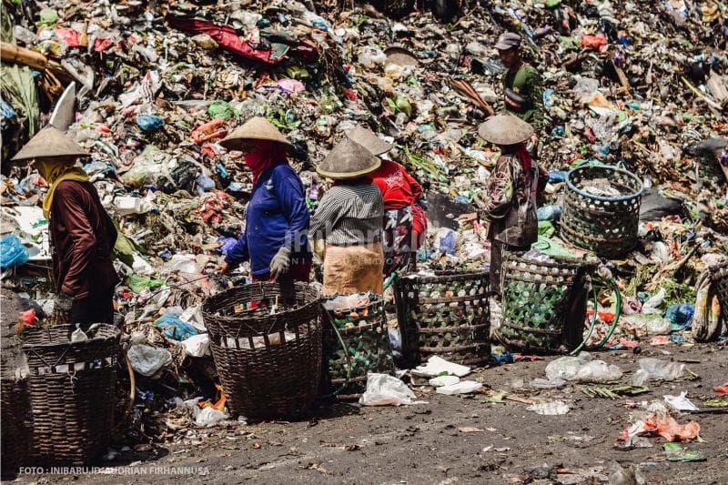 Pemerintah Kota Semarang membutuhkan solusi jangka panjang untuk mengurus masalah sampah di TPA Jatibarang. (Inibaru.id/Audrian F)