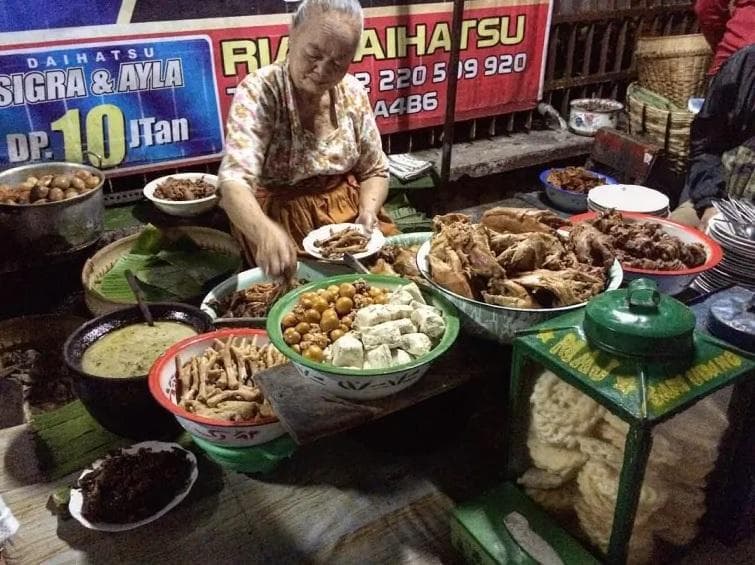 Gudeg Ceker Bu Kasno sudah buka sejak 1950-an. (Pinggirtembok)