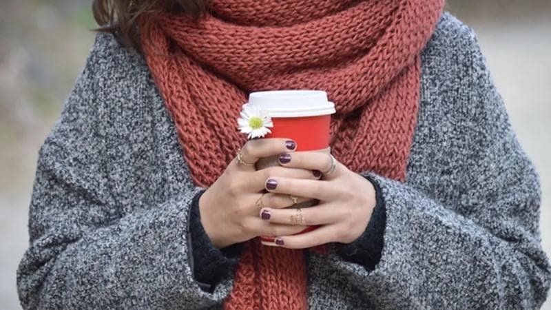 Kopi dan minuman lain yang mengandung kafein merupakan stimulan untuk memicu tubuh tetap fokus dan terjaga. (Unsplash)