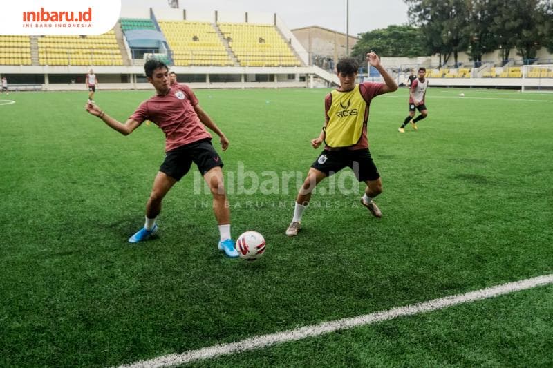 Dewangga terlibat duel sengit bersama Septian David. (Inibaru.id/ Audrian F)<br>