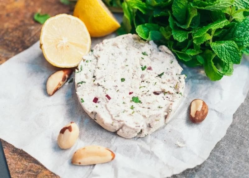 Almond yang utuh dan berkualitas menghasilkan rasa keju yang enak. (Shutterstock)