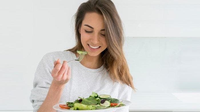 Kiat Makan Awet Kenyang untuk Jaga Berat Badan