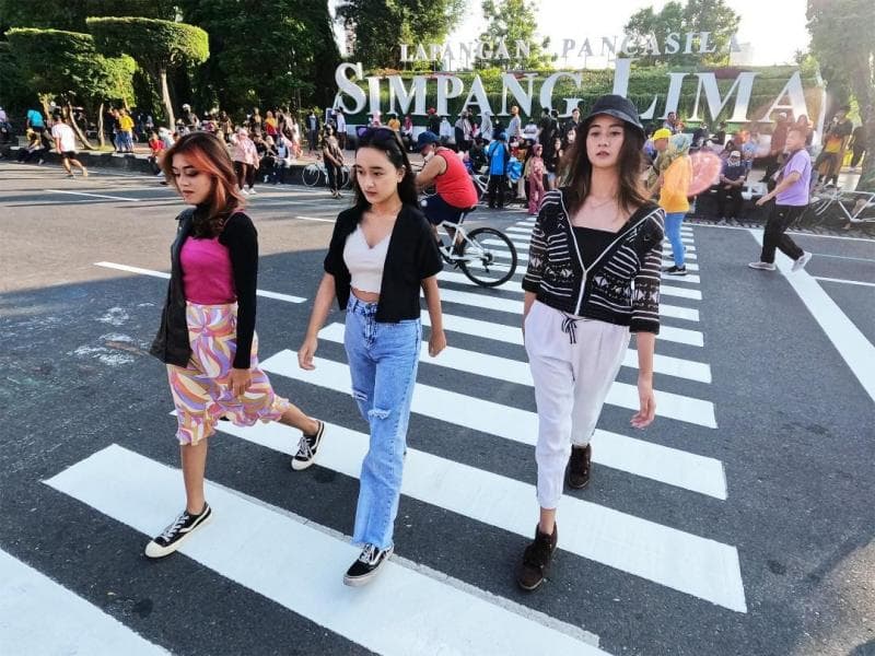 Latah Citayam Fashion Week di daerah. Diprediksi banyak orang hanya bakal jadi tren sesaat. (Suaramerdeka/Maulana Fahmi)