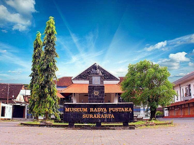 Museum Radya Pustaka. (Pariwisata Solo)