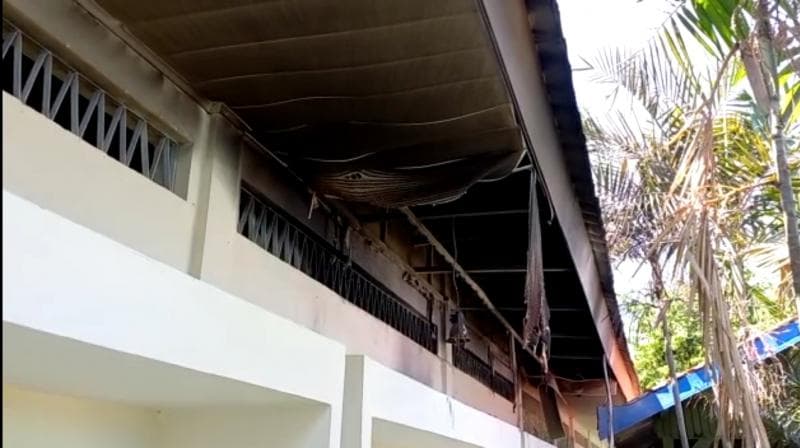 Kebakaran terjadi di ruangan Puntadewa. (Timlo/Achmad Khalik)