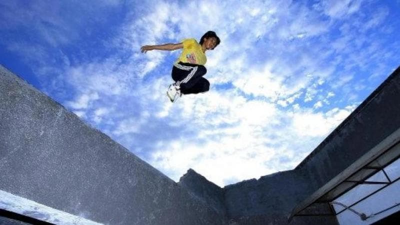 Parkour merupakan olahraga melewati rintangaan dengan efisien dan secepat-cepatnya. (Antara)