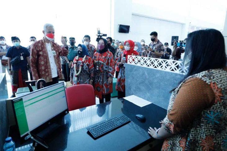 Masyarakat yang masuk ke MPP akan dilayani dengn baik, dengan senyum, dan dengan sapa. (Pemprov Jateng)