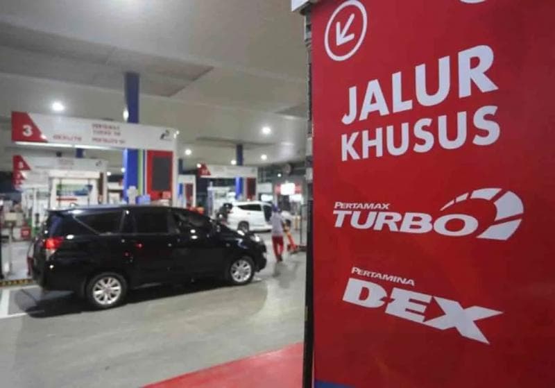 Harga BBM nonsubsidi turun karena mengikuti harga minyak dunia. (Malukuterkini)