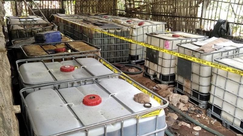 Penimbunan solar subsidi yang diduga melibatkan oknum ASN Kudus. (VOI/Antara/Akhmad Nazaruddin Lathif)