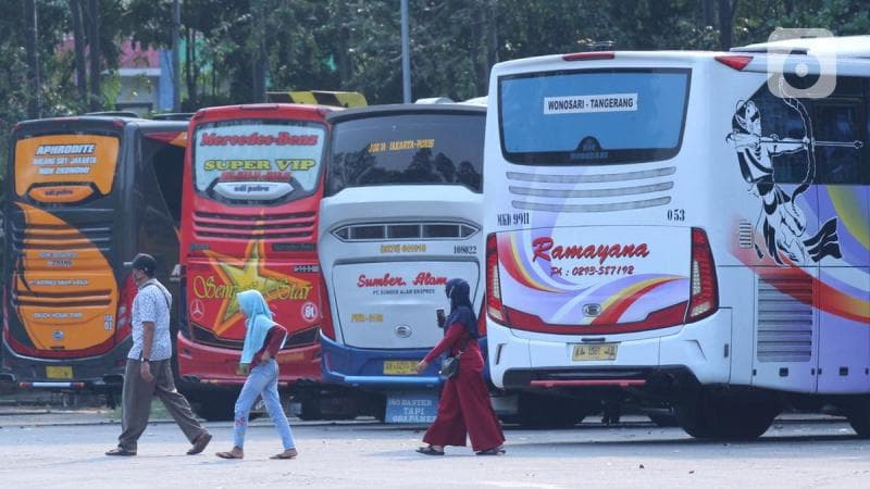 Ilustrasi: Kemungkinan beberapa hari ke depan seluruh bus akan menaikkan harga tiket perjalanan.&nbsp; (Liputan6/Angga Yuniar)