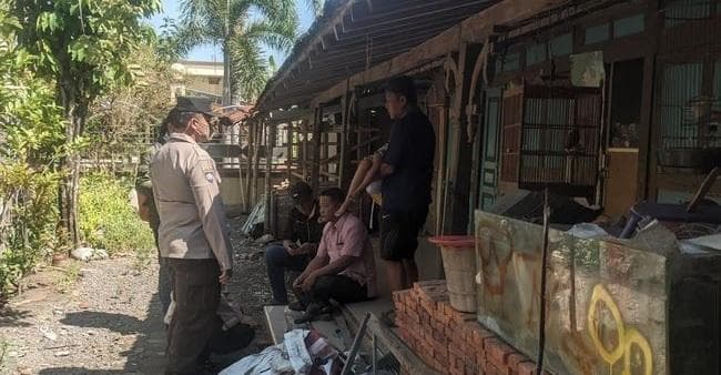 Ibu dua anak berinisial S selalu menolak bantuan yang diberikan pemerintah maupun saudaranya. (Detik)