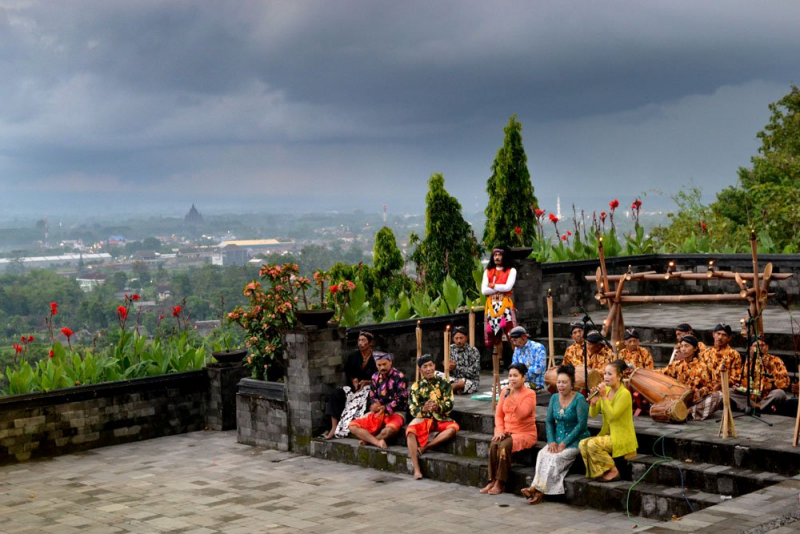 Srandul yang Jenaka dan Ajakan Serius Menjaga Semesta