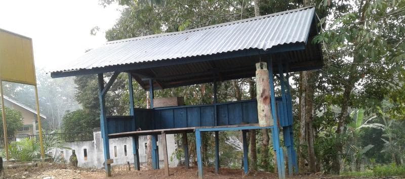 <i>Penempatan kentongan yang tergantung di pos ronda sudah menjadi ciri khas sejak dulu. (Kampoeng News)</i>