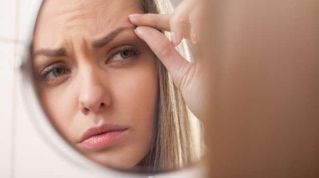 Ilustrasi alis rontok. (Shutterstock via Suara)