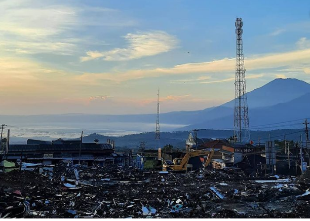Pasar Bandungan ketika diratakan dengan tanah untuk pembangunan alun-alun. (Instagram/@masbag)
