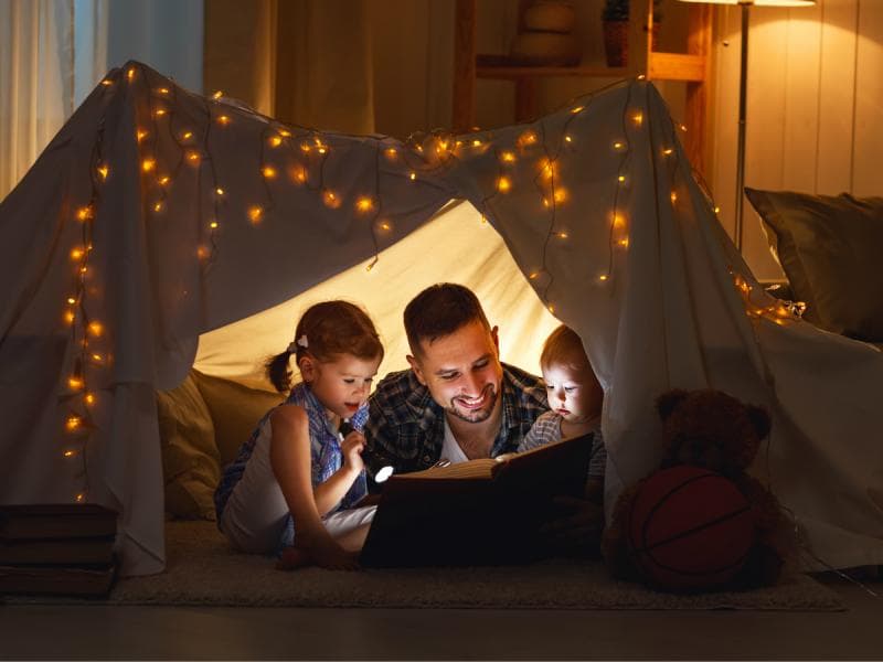 Ilustrasi: Dibanding ibu, ayah lebih banyak mempengaruhi kemampuan bicara anak.(Shutterstock/Evgency Atamanenko)