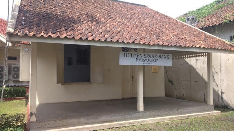 Bangunan Bank BRI pertama yang didirikan pada 1895. (Kompasiana/Misbah)