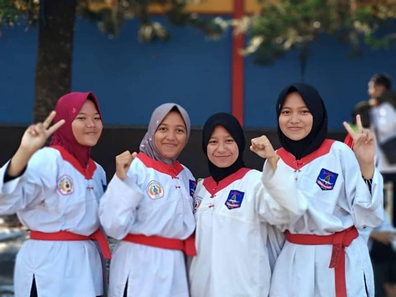 Anggota perguruan silat Merpati Putih. (nesianet.id)