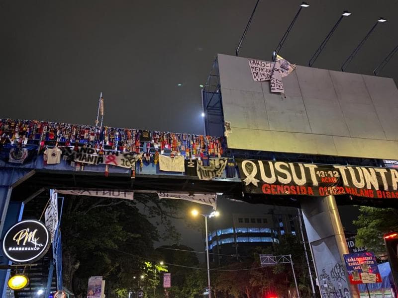 Secercah Cahaya Perdamaian di Balik Air Mata Duka Tragedi Kanjuruhan