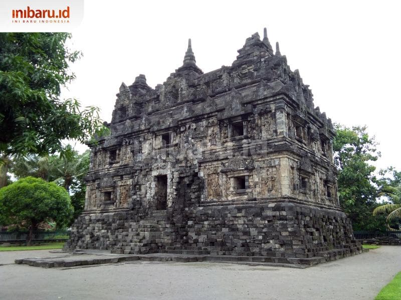 Fasad Candi Sari di Desa Tirtomartani, Yogyakarta. (Inibaru.id/ Isma Swastiningrum)<br>