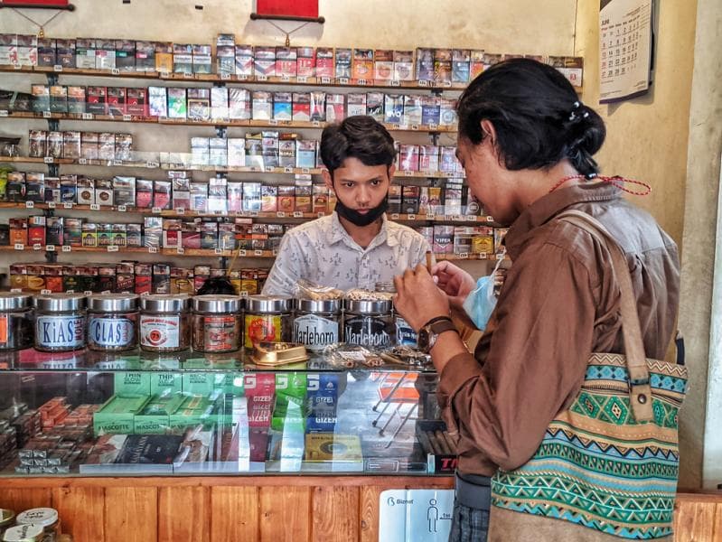 Ilustrasi: Perokok dapat beralih ke rokok murah ketika ada kenaikan harga. (Rokok Indonesia)