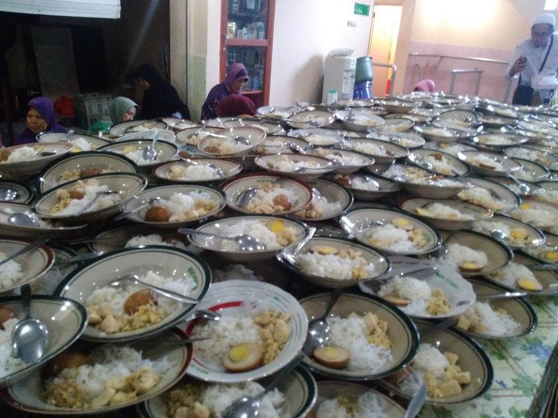 tumpukan 'piring terbang' yang siap dihantarkan. (rubikomugglo.blogspot)