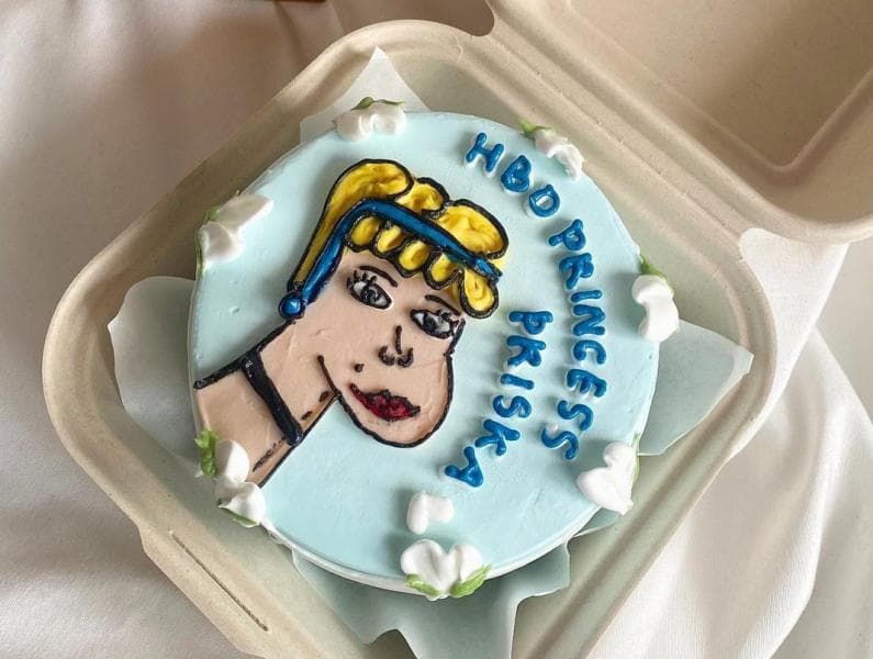 Desain ugly cake terlihat kocak dan mengundang tawa siapa saja yang melihatnya.(Instagram/o.kitchinis)